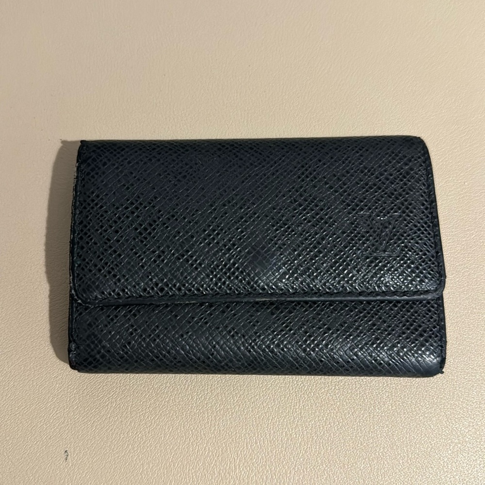 LV key pouch